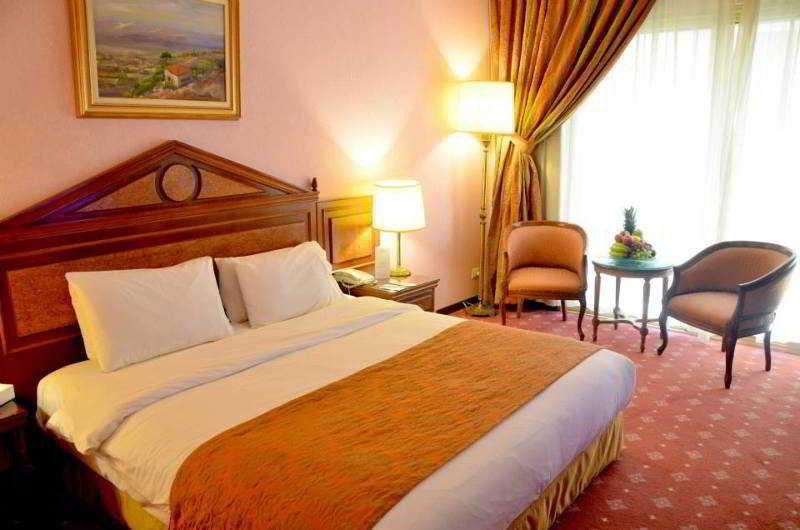 Serenada Golden Palace - Boutique Hotel Beirut Ngoại thất bức ảnh