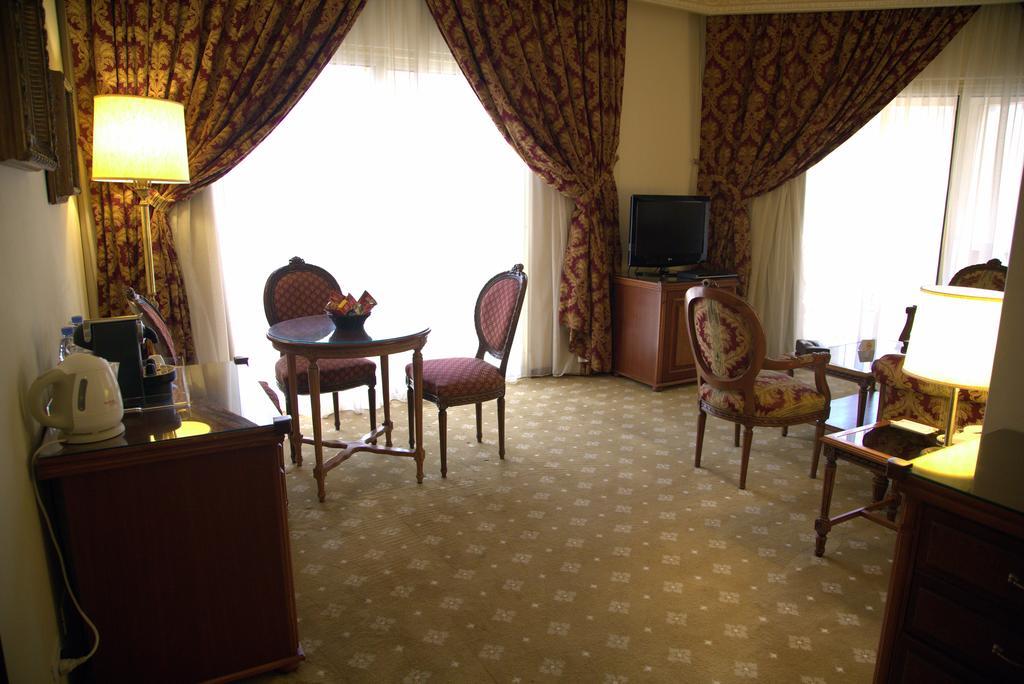 Serenada Golden Palace - Boutique Hotel Beirut Ngoại thất bức ảnh